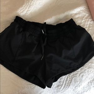 lululemon 🍋 size 8 hotty hot shorts